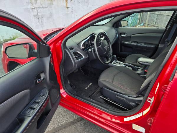 2013 Dodge Avenger solo 76 mil millas-V6 SXT - $6,500 (Island Park)63615010611201121