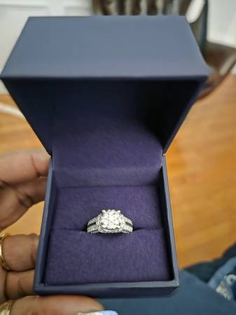 LADIES ENGAGEMENT RING 1