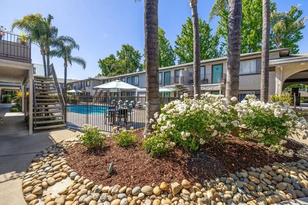 $3,095 / 2br - 855ft2 - 2 Bed - 1 Bath, Lock it in today! Amazing Home In A Gated Community!🤍 (campbell)63873334020097124