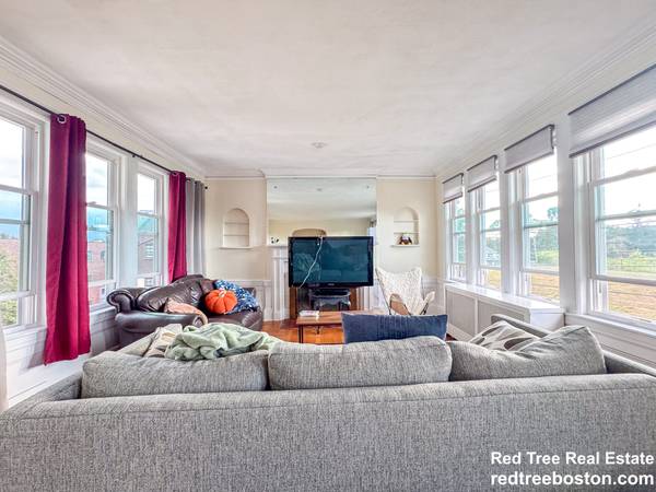 $5,400 / 4br - BOSTON COLLEGE - SEPTEMBER 1ST - CHESTNUT HILL - PARKING INCLUDED63845965675139121