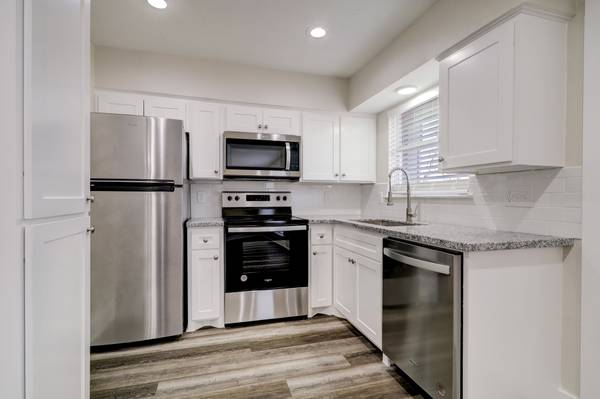 $1,325 / 2br - 664ft2 - Second Chance Leasing Available (Timbergrove Heights/Garden Oaks)63924169879555122