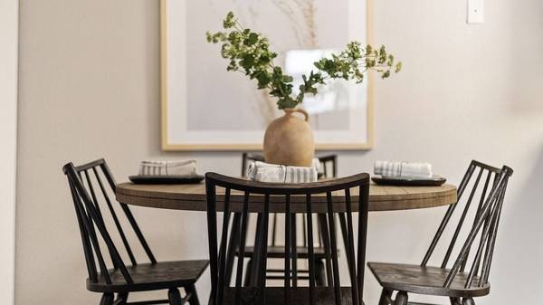 $2,420 / 2br - 800ft2 - Pet-Friendly! Outdoor BBQ! Get 6 Weeks Free Now! Call To Tour! (san leandro)64011484387329120