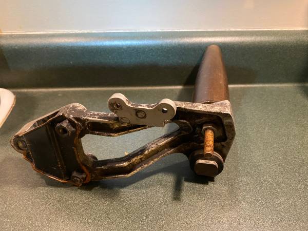 1988 750 Ninja foot pedal & bracket 1