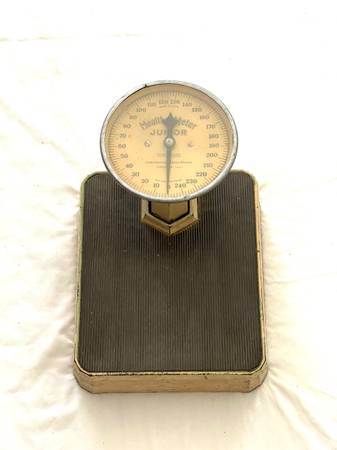 Antique functional Junior scale by Continental scale works. 1