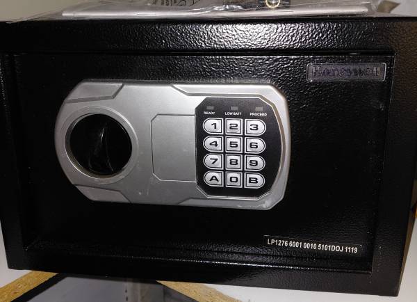 Honeywell Jewelry Safe 1