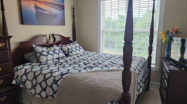 $700 Best of Both Worlds Quiet, Private Room (Colorado Springs)63686993085697121