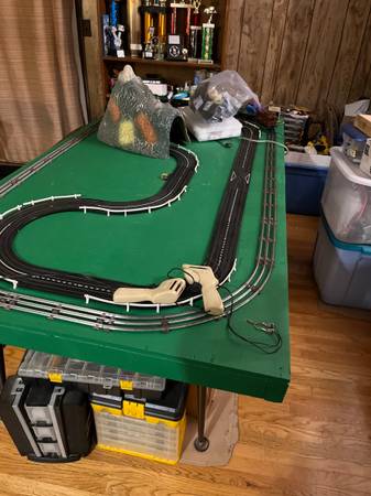 WANTED AURORA SLOT CAR PARTS CHASSIS,WHEELS CARS FOR LAYOUT 1