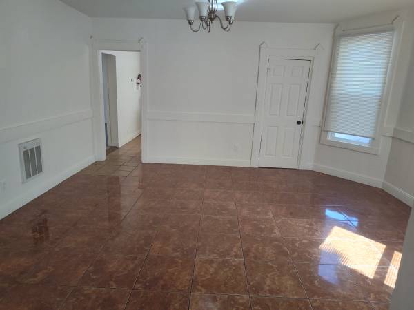 $950 / 2br - 1375ft2 - Home master bedroom for Rent ! (oakland downtown)63933766567682122