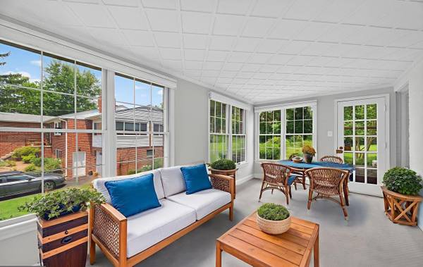 $689,900 / 3br - 3140ft2 - Elegant Home in Silver Spring! (Silver Spring)63511796615939124