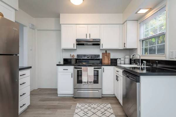 $1,950 / 3br - 1200ft2 - Inspiring surroundings, exquisite homes: Dive into our 3 BR. (Gresham)63831607588995122