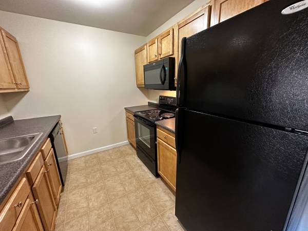 $1,935 / 2br - 853ft2 - We Have What You Need - Call or Text Today!! (50 Sentinel Ct)63656245299841124