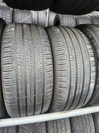 Pair of used tires P235/45R18 1