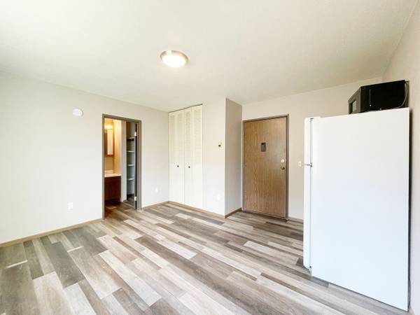 $505 / 180ft2 - Estudio, calefacción incluida, excelente ubicación (505 Park Street, Minot, ND)63851169844353121