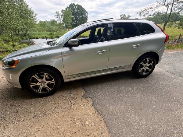 2015 Volvo XC60 XC 60 T6 AWD Remarkable Shape 76,000 Miles! 1