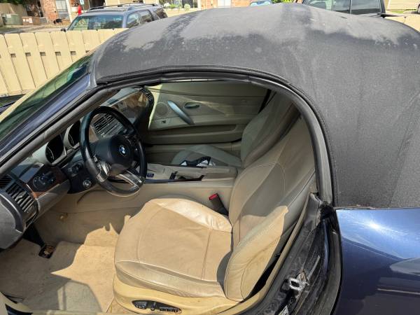 BMW Z4. 2006 4500 $ - $4,50063439264756483123