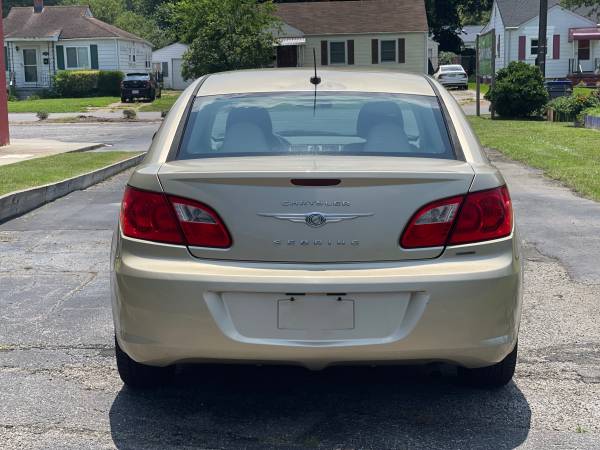 2010 Chrysler Sebring Touring ONLY 97k Miles!!! - $5,800 (Norfolk)63621709199489123