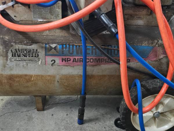 Old compressor and extra lines,  still runs! 1