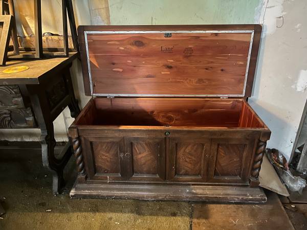 LANE CEDAR VINTAGE CHEST 1