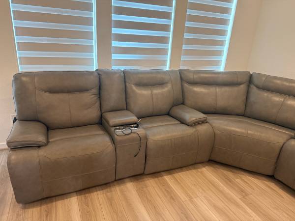 Fine Leather Power Reclining Sectional Sofa 1