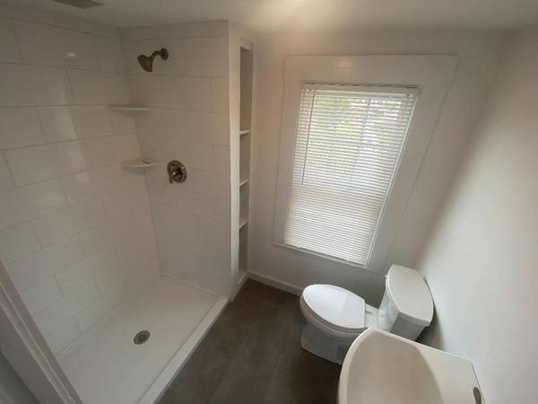 $2,890 / 3br - 1600ft2 - Beautiful Riverfront 3 br + - walk to train (Milford)63788783948419124