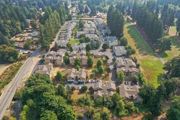 $2,075 / 3br - 1100ft2 - Garages, Full-size Washer & Dryer, Playground, Views63995110222595123