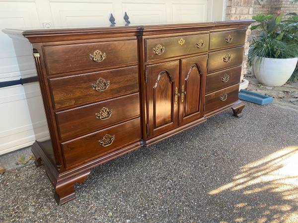 Beautiful Cherry 12 Drawer Dresser Console by Jamestown Sterling Furn. 1