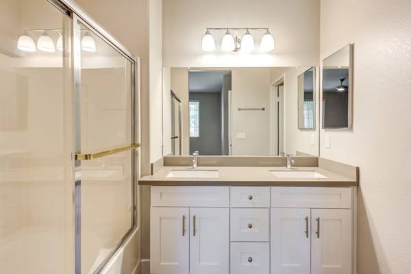 $3,236 / 2br - 987ft2 - Fire Pit, Microwave, 2/BD 2/BA (11760 Westview Pkwy, San Diego, CA)63657243012355122