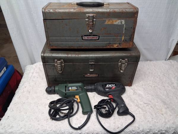 (2)Craftsman t/boxes, 2 elec drills, elec tape measure etc 1