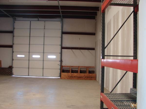 $1,500 / 2000ft2 - Office / Warehouse Space For Rent Simspon NC (Simpson)64183248482306124