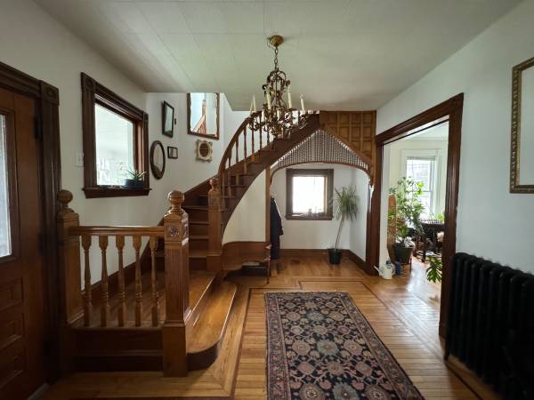 $8,200 / 5 habitaciones - ¡Sin tarifa! Casa unifamiliar de 5 habitaciones con estacionamiento fuera de la calle para 4 coches y patio enorme (Somerville)63655181620865120