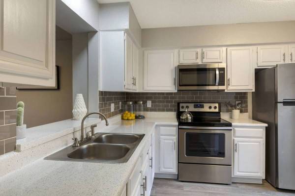 $550 / 1br - 🌟 Affordable Room $550 – All Included! Clean & Chill 🛏️💸63796375919489123