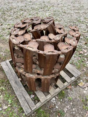 Tracks Loegering Trailblazers10x16.5 for a Bobcat S175 1