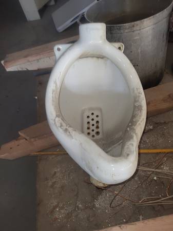 Free urinal 1