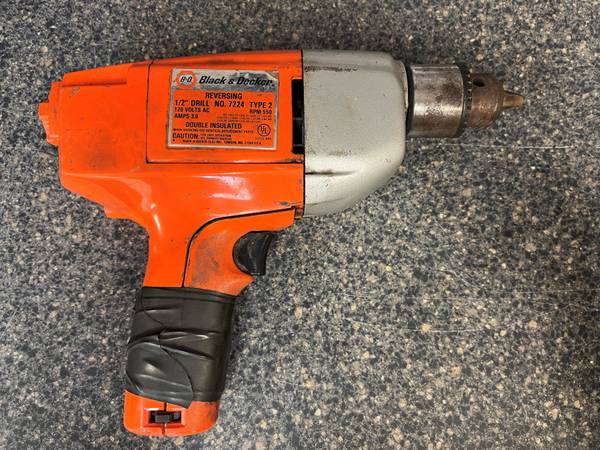 Black & Decker Drill 1
