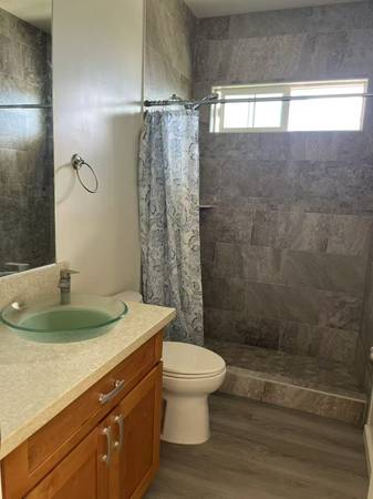 $2,050 / 2br - 850ft2 - Unit on the hill with Great View (Kam Height)63939533439747122