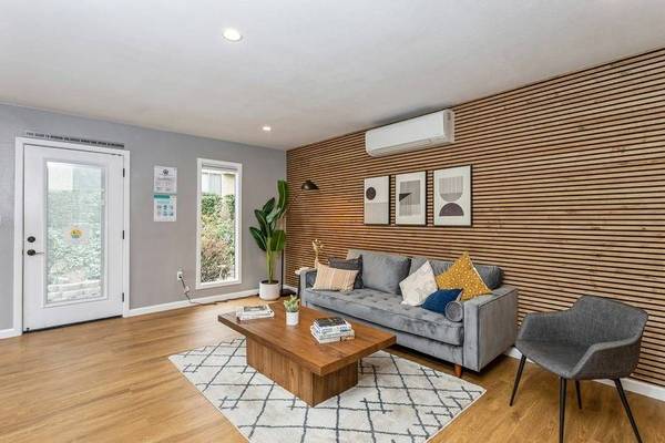 $1,790 / 2br - 816ft2 - ⭐¡Ven a visitarnos en Renew 4247 para tus necesidades de 2 habitaciones! Townhome y Apartamento⭐63844736447745124