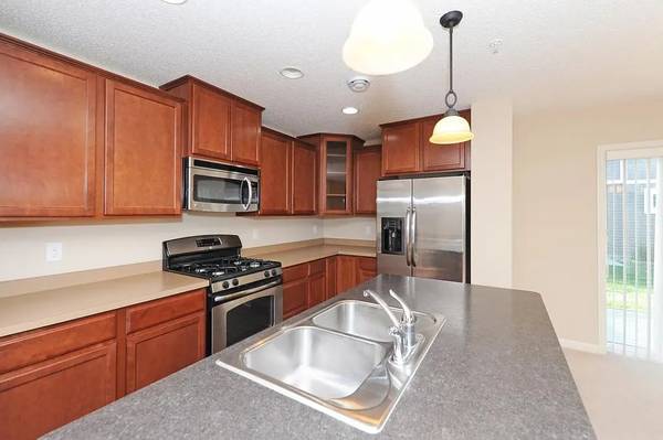 $2,500 / 3br - 1763ft2 - Ready to Move In! Corner Townhome in Wayzata school district (plymouth)63797857811969123
