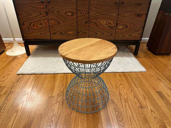 Blue Wire Mesh and Solid wood Side Table Stool 1