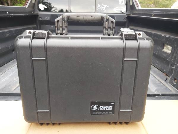 Pelican 1500 Watertight Protector Case with foam and protective divide 1