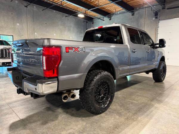 Camioneta Ford F-350 Super Duty Diesel 4x4 4WD F350 2022 Lariat  Cabina Crew de 4 puertas - $59,900 (Platinum Motors Corp)63622801929987123