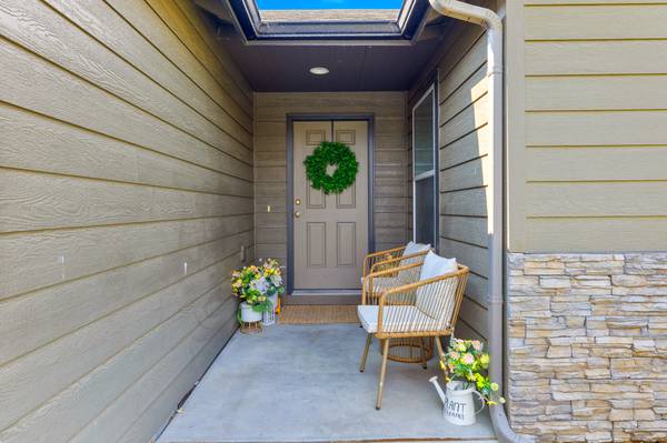 $430,000 / 4br - 1810ft2 - Stunning Newer Home with Upgrades (Kennewick)63922560955906121