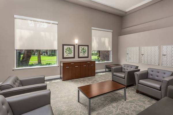 $1,350 / 2br - 978ft2 - Dive into Melbourne's vibe! Perfect 2 bed, 2 bath location. (Melbourne)63823722653059124