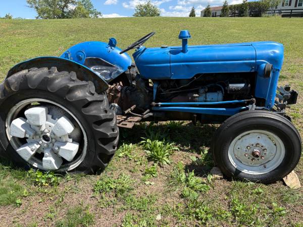 1958 Fordson Dexta Tractor 1