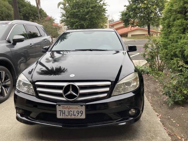 2011 Mercedes Benz c300 - $5,000 (Redondo beach)63618292865667121