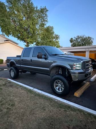 2005 Ford F-250 Lariat 4x4 - Photo 3