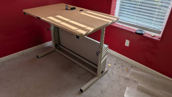 Computer table 1