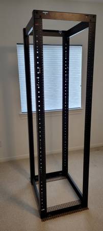 APC AR204A 44U Server Rack 1