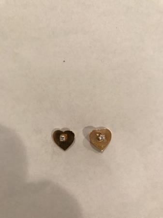 Gold heart earrings with diamonds 1