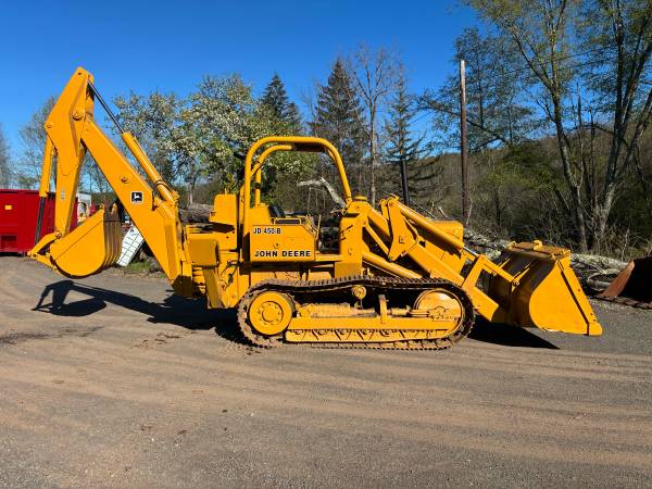 John Deere 450B crawler Loader Backhoe 1