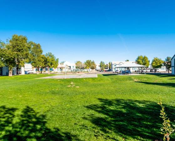 $1,295 / 3br - 1043ft2 - Exclusive 3 BR/2 BA with Online Payments & Resident Perks (The Landmark Apartment)64024997097858121